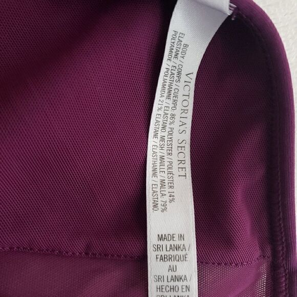 Victoria Secret Cross Back Sports Bra - Picture 8 of 9